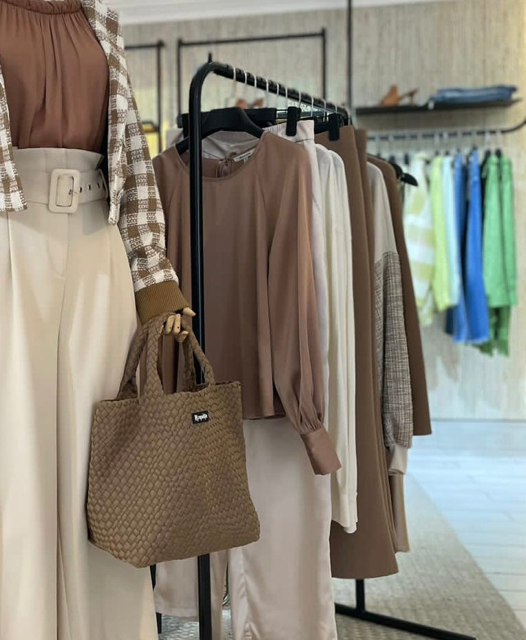 Limited Edition! LUXE Medium Crossbody-Oat Nude