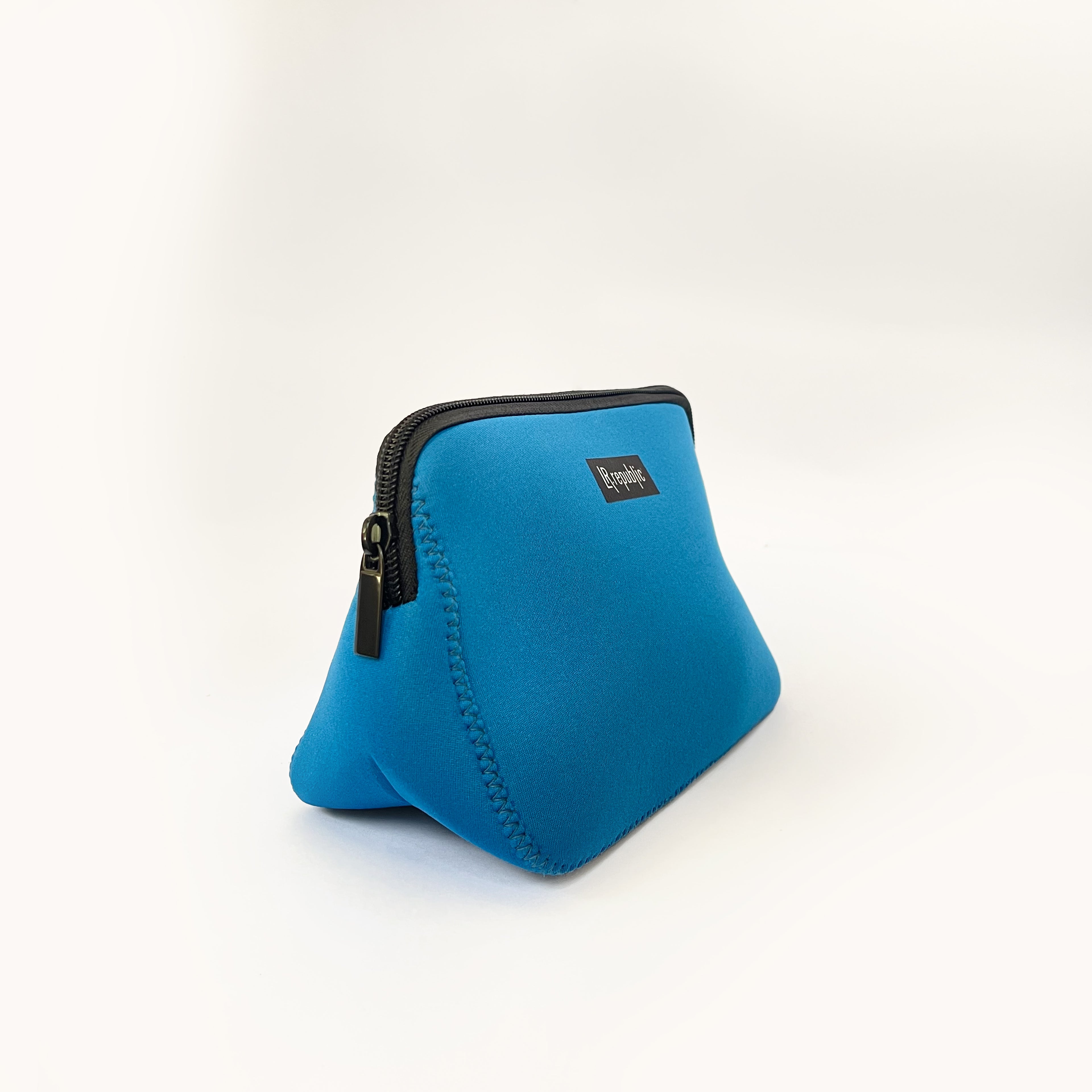 Essential Neoprene Pouch