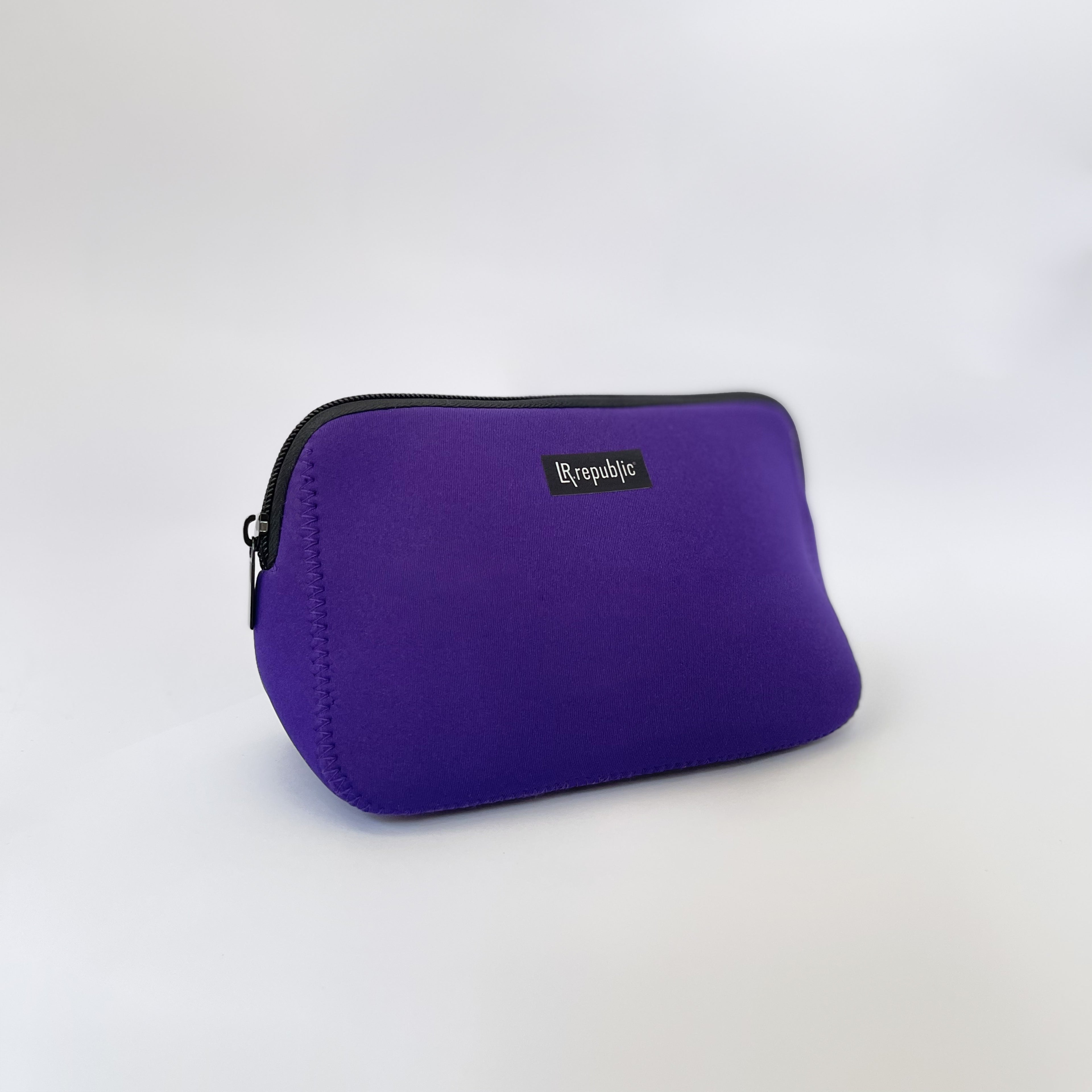 Essential Neoprene Pouch